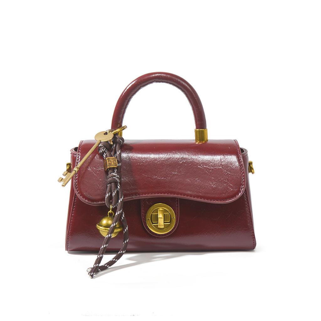 New Fashionable and Exquisite Portable Women's Bag Niche High-end Red Bridal Bag Single Shoulder Crossbody Small Square Bag