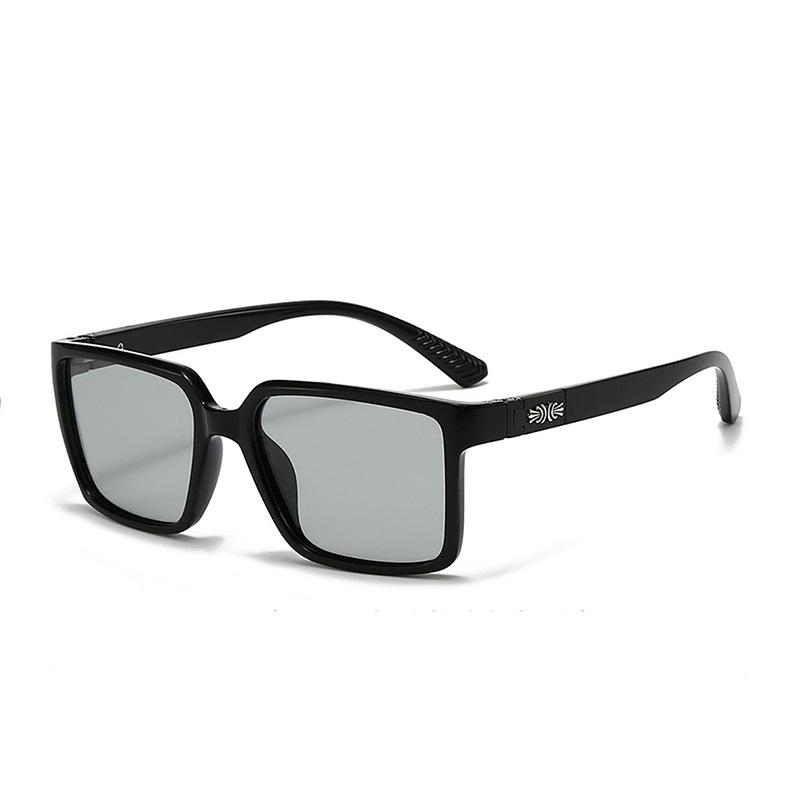 2026 Retro Men's Polarized Square Sunglasses - Trendy, Slimming Design for Driving
