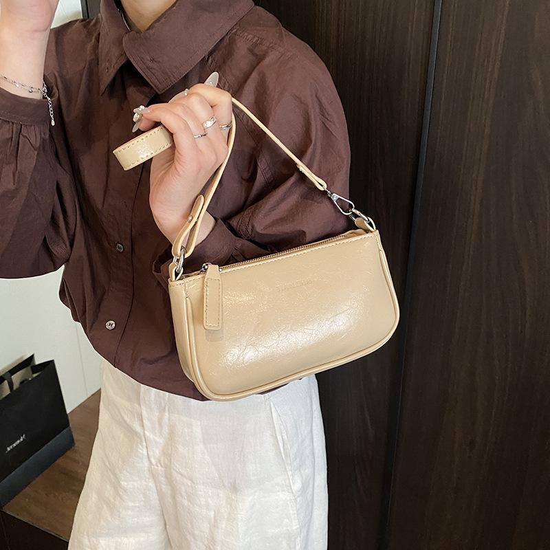 Today's popular chain single shoulder armpit bag women's spring and summer new fashion messenger bag tide