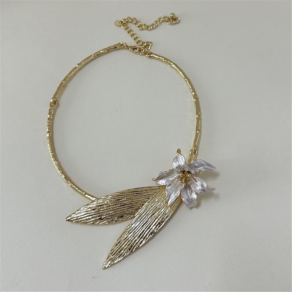 Tooxika Heavy Duty Exaggerated Design Metal Blade Oil Drop Warbler Tail Flower Collar Fashion Temperament Collarbone Chain Necklace