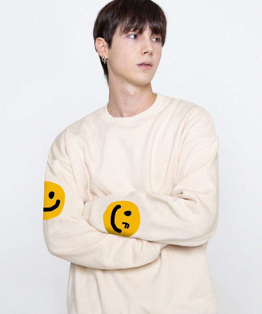 GRAVER [Unisex] Multi Dot Smile Drawing Sweatshirt_Cream