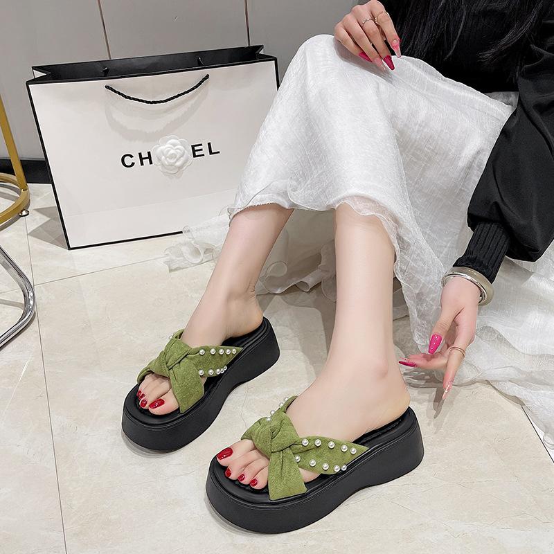 Muffin Platform Slippers Female New Guochao Pearl Cross Fashion Outer Wear Fairy Style Word with Skirt Beach Cool Slippers