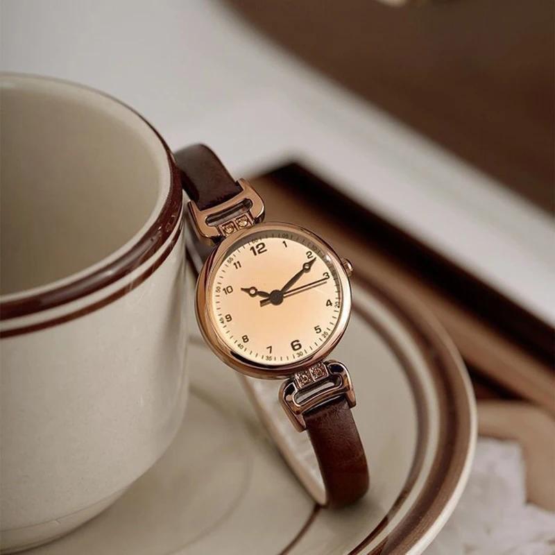 Damenuhren Kleine Runde Damen Armbanduhr PU Leder Dünne Retro Quarz Armbanduhr für Frauen Mädchen Geschenke Elegant retro st