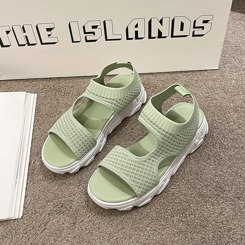 Mode Sportlicher Stil Zehenfrei Flacher Absatz Damen Sandalen 2024 Sommer Slip-On Mesh Rutschfest Atmungsaktiv Designer Sandalen Große Größe