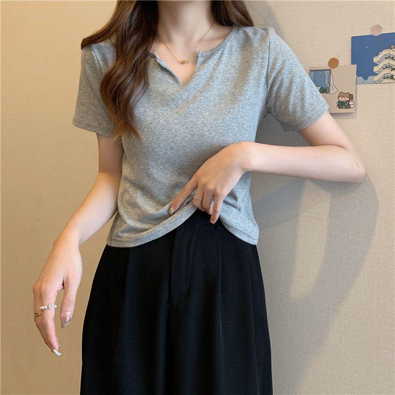 

Белая облегающая футболка с V-образным вырезом и короткими рукавами для женщин - Весна/Лето 2024 S for 65-90 jin