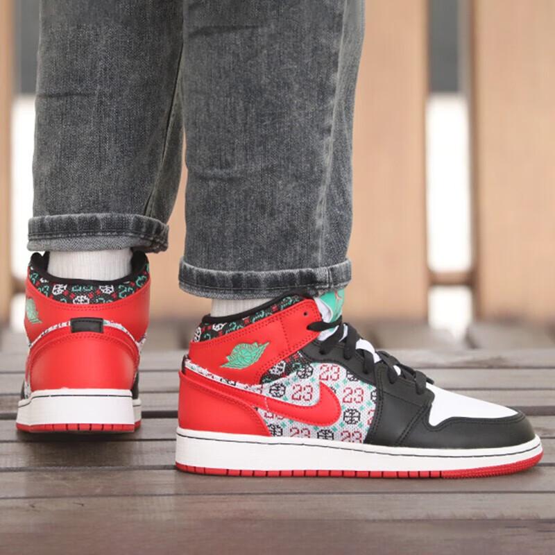 Jordan 1 Mid SE Suéter de Natal Feio GS DM1208-150
