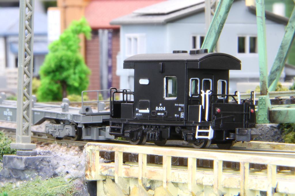 Z Gauge Yo8000 Type Caboose Set Railway Model Freight Car T032-2 2-car