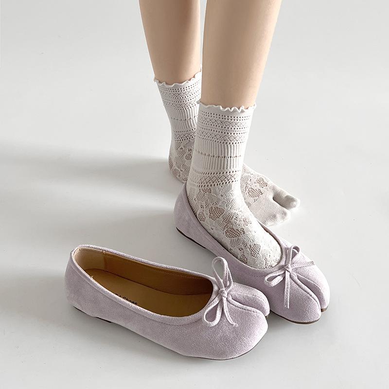 Yellow French retro light mouth split-toe flat-soled single shoes women's 2025 new spring soft-soled versatile Mary Jane shoes