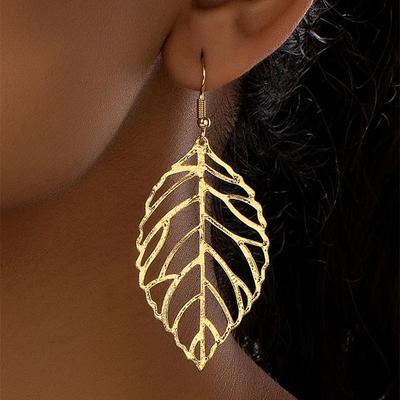 Ausgehöhlte Blätter-Ohrringe für Damen, Vintage-Stil, silberfarben, goldene Farbe, baumelnde Ohrringe, Hakenschmuck, leicht, trendiges Ohr-Accessoire
