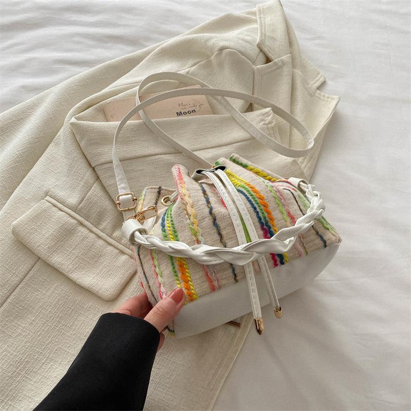 

Модная и нежная текстура, маленький мешочек на шнурке, женский 2025 весна, новая универсальная сумка-ведро в стиле инс, женская