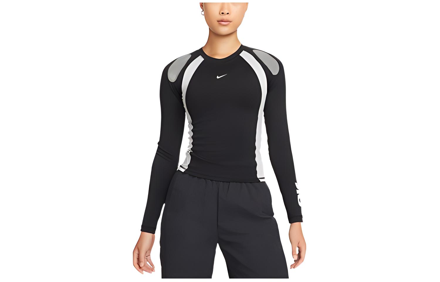

Nike T Shirts Women s Black Crew Neck Moderate Straight Fit DM6081-010 M