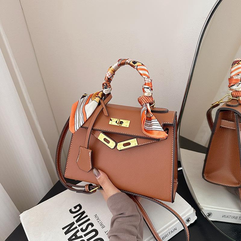 Women's Retro Crossbody Handbag with Versatile Scarf Style