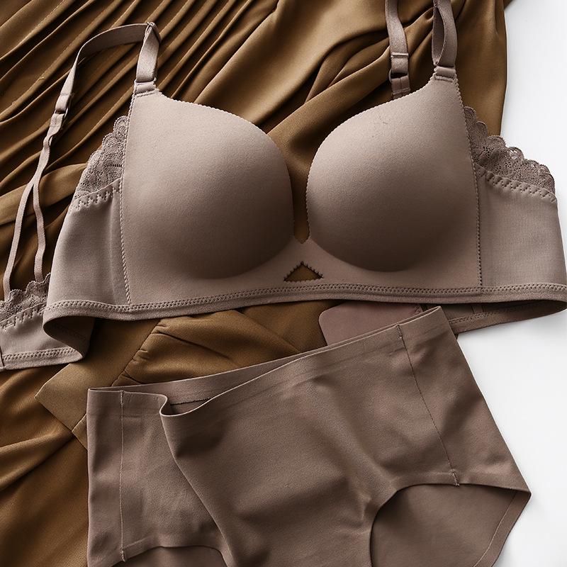 High-Quality Women's Seamless Bra Set with Japanese Light Kapok, No Steel Ring