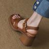 Sandali con cinturino incrociato donna tacco medio estate 2025 plateau impermeabile plateau punta aperta tacco grosso scarpe romane