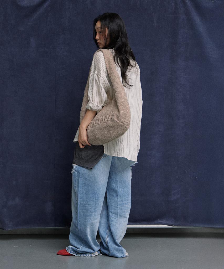 Haveawhale Boucle Pebble Bag (Be)