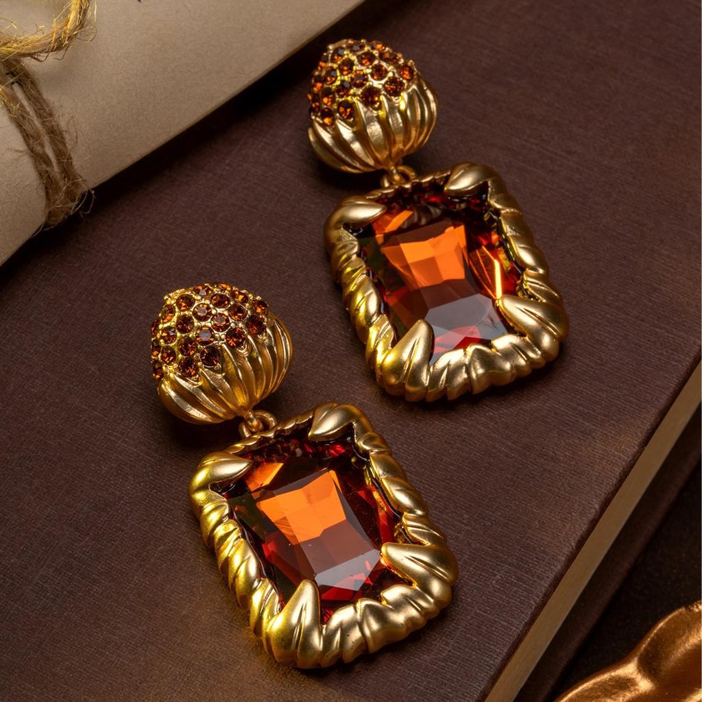 Vintage Geometric Sugar Crystal Earrings With Palace Style Elegant Temperament High Grade