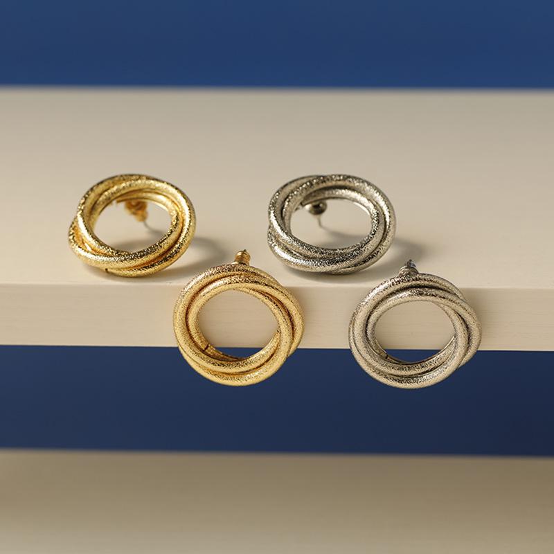 

Bold Metal Circle Hoop Earrings: Elegant Gift for Women Standard Size золотой