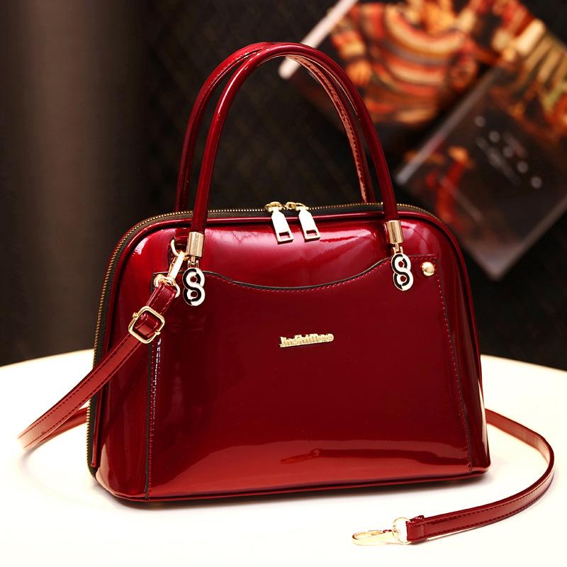 

Women Patent Leather Fashion Handbags Elegant Exquisite Portable Shoulder Bag Elegant Diamond Wedding Party Ladies Bag women 34x14x22cm
