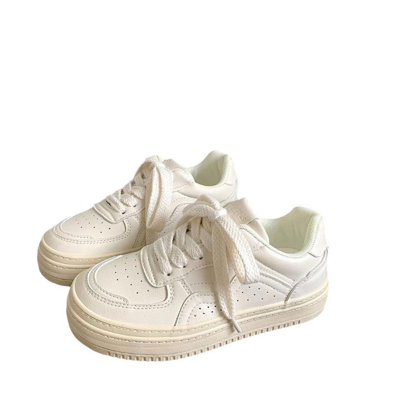 Studenten erhöhen die Höhe von lässigen Sport-Board-Schuhen Frühling und Herbst neu vielseitig Nische Designgefühl dicksohlige weiße Schuhe Damen