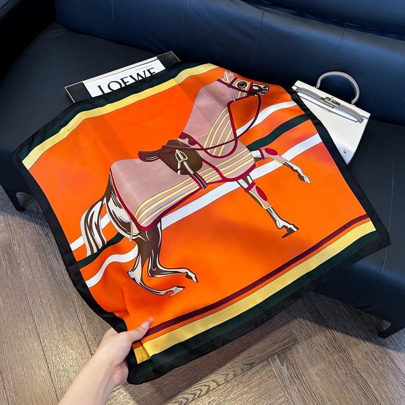 New silk scarf women's fashion versatile high-end small square scarf Korean version neck protection scarf spring and autumn retro scarf binding bag