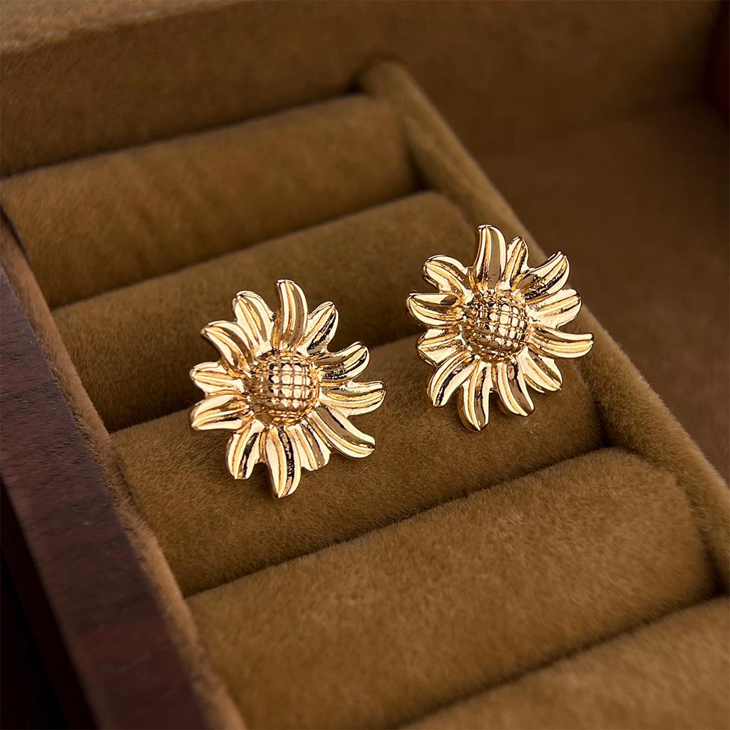 Minimalist Sunflower Stud Earrings: 925 Silver, Versatile, High-End, Vintage Style Jewelry