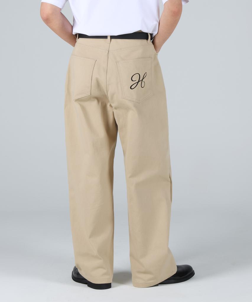 Hueo H Logo Back Pocket Curved Wide Cotton Pants_Beige