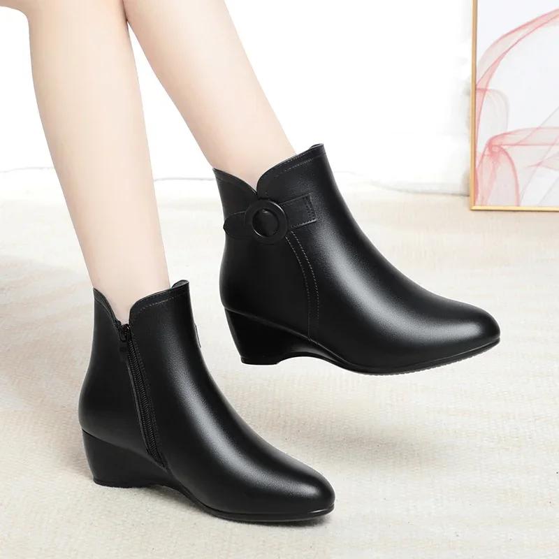 2025 New Autumn Winter Warm Short Boots Women Black Solid Ankle Boots for Heel Zip Point Toe Fleece Wedge Mother Cotton Shoe