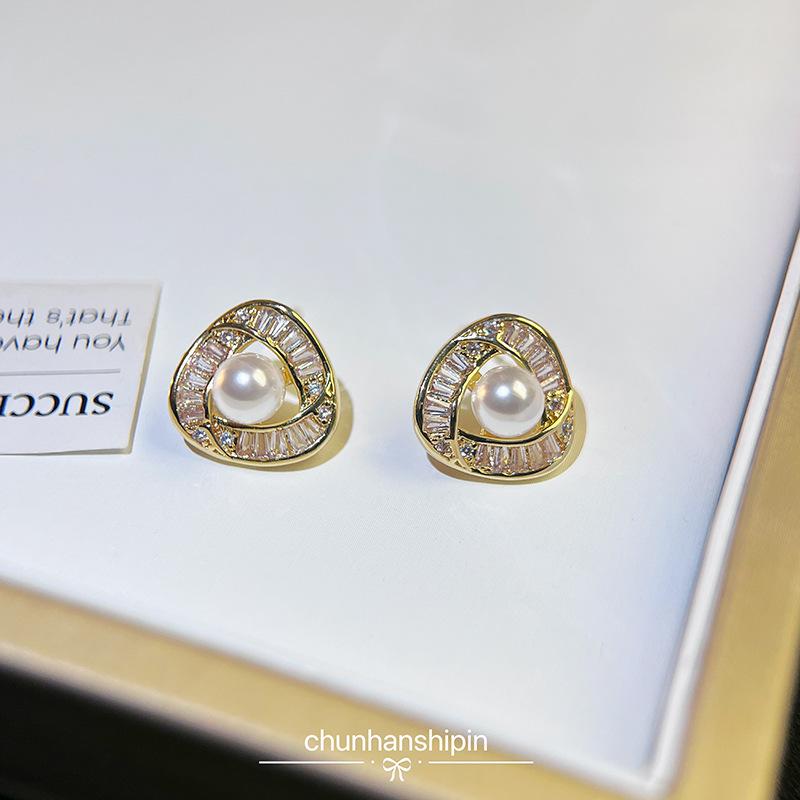 Sparkling zircon square earrings light luxury high-end pearl stud earrings simple commuting temperament ear clips no ear piercings ins