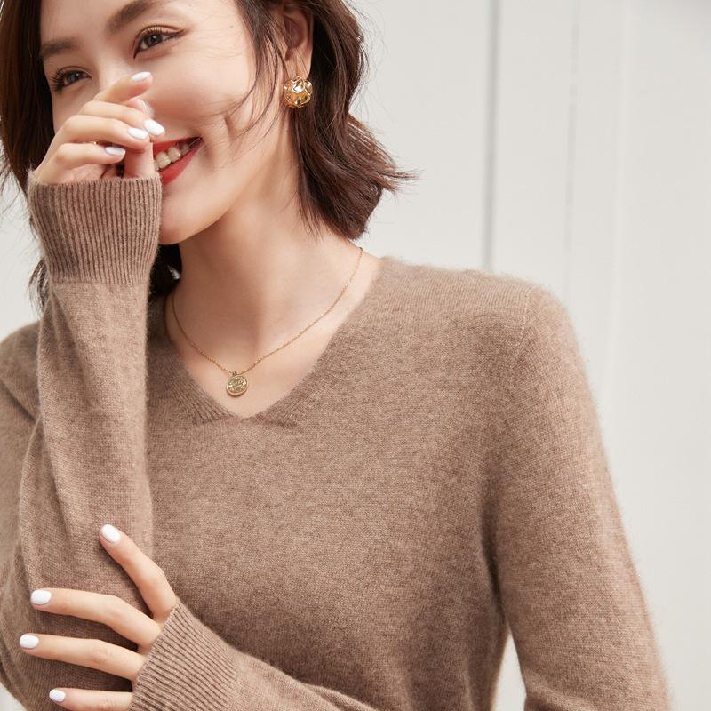 Women's Solid Color Cashmere V-Neck Pullover Sweater - Versatile, Seamless Knit Base Layer