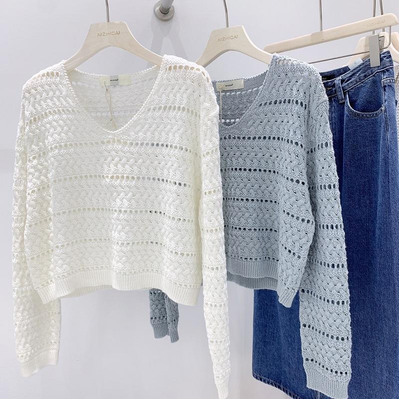 V-neck Hollow Knitted Sweater Women's Long Sleeved Spring and Autumn Sweater Loose Cover Sweater Small Shirt Beautiful Top