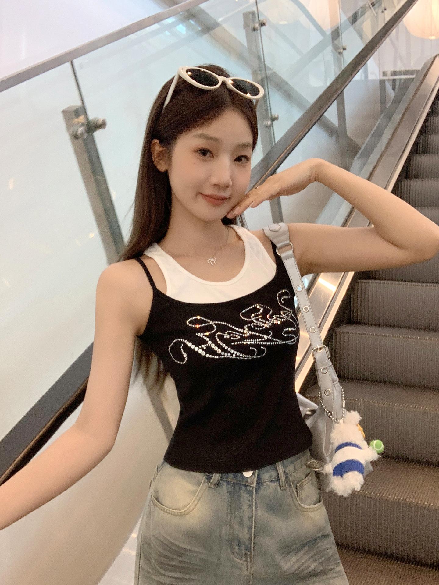 

Black and white contrasting colors fake two-piece diamond-encrusted sling vest women s summer new slim-fitting and thin outer top S чёрный