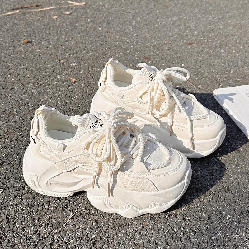 Sports shoes for women in summer 2025 new mesh shoes for women breathable mesh shoes thick soled white shoes