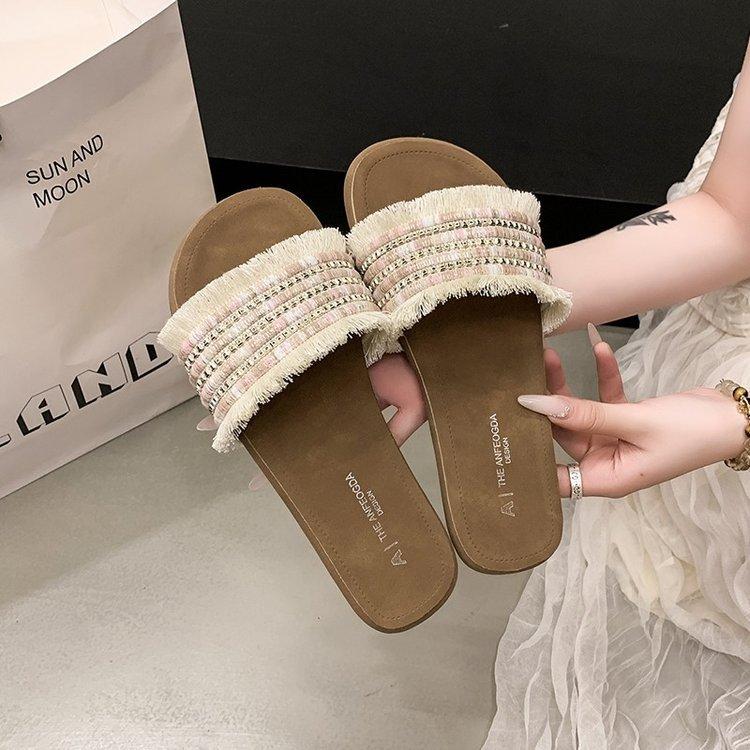 Niche Design Soft Flat Bottom One-word Drag Summer 2025 New Korean Version Woven Casual Wear Open-toed Cool Slippers