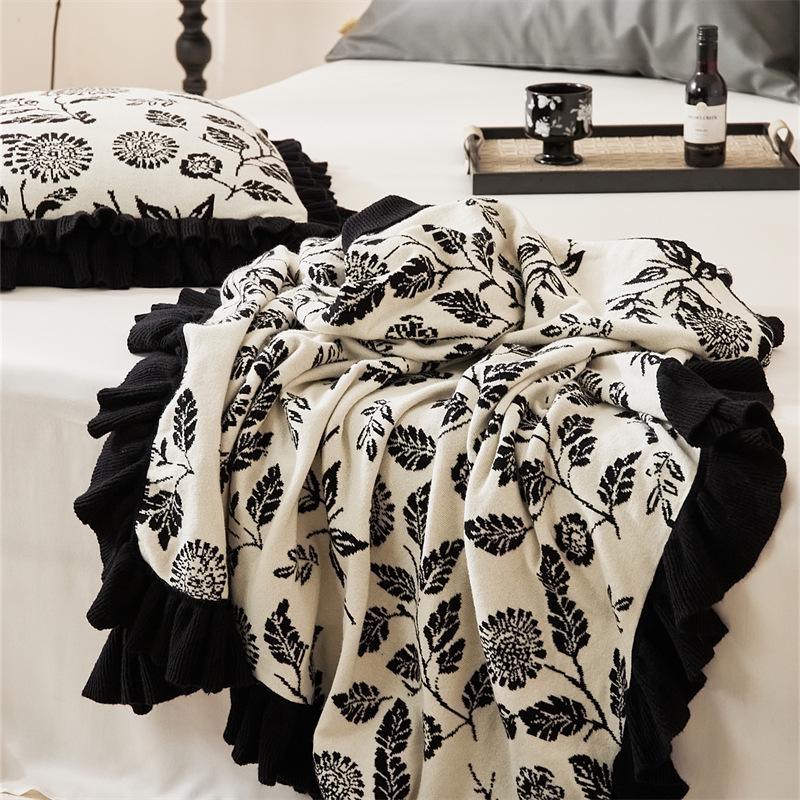 Ruijing Textile Retro Luxury Floral Pattern Air Conditioning Knitted Throw Blanket for Sofa, Office, Multi-purpose.
