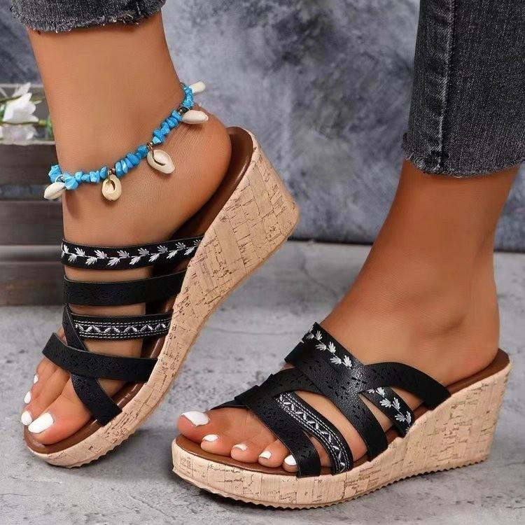 Summer new delivery beach slope heel foreign trade large size women's fish mouth cool slippers heightening waterproof table cross-border factory