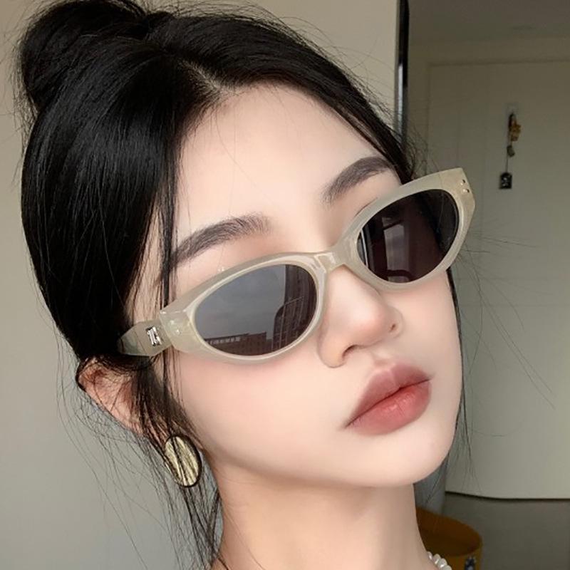 2023 Women's Cat-Eye Sunglasses: UV Protective, Retro Style, High-End, Ins-Inspired