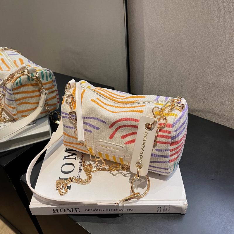 Fashion Chain Bag Women's New Fashion Versatile Shoulder Pillow Bag Commuter Messenger Bag