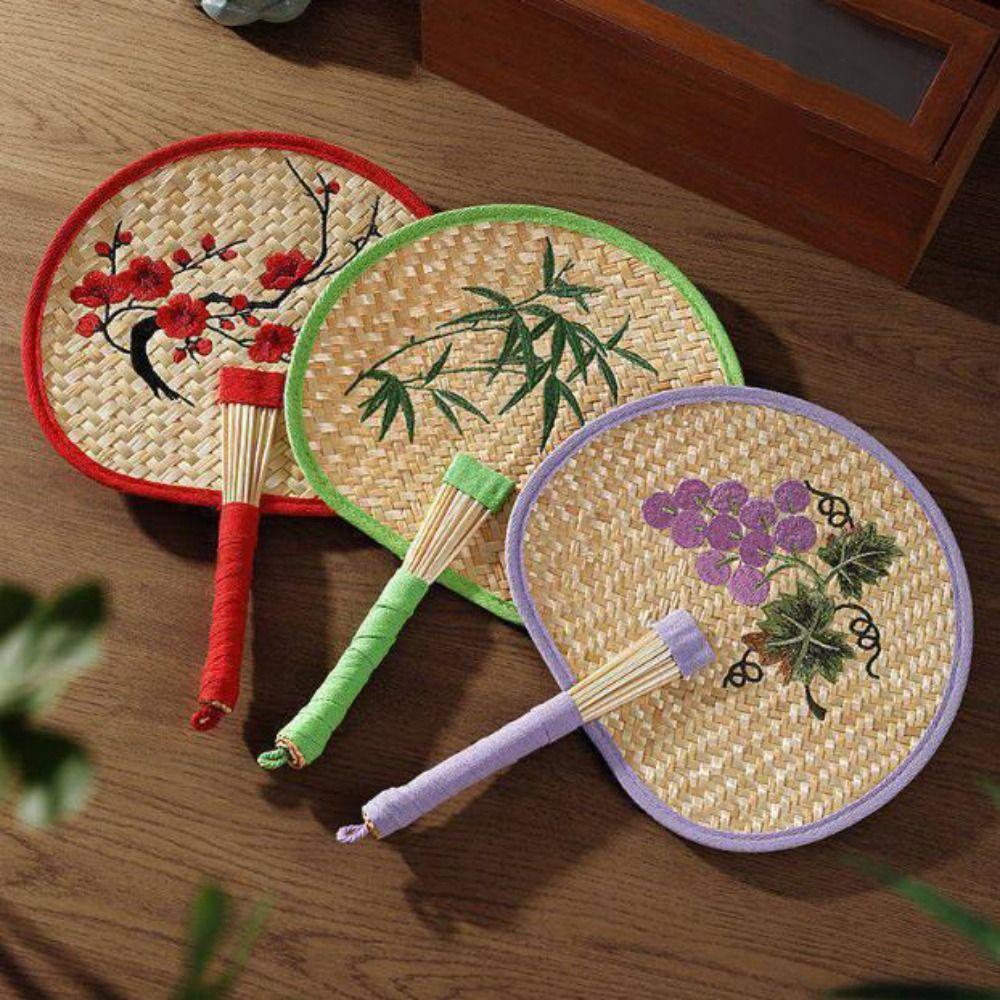 Retro Hand-Woven Fan Chinese Style Hand Cranked Fan Compact Hand Braided Fan Photo Prop