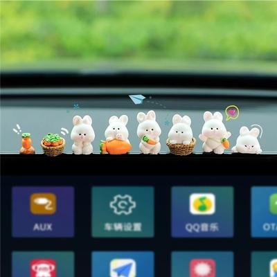 Roztomilý králík Interiérové ​​doplňky do auta Dekorace pro středovou konzolu Car Ornament Ideální pro elektrická vozidla Dekorace do auta Malé příslušenství