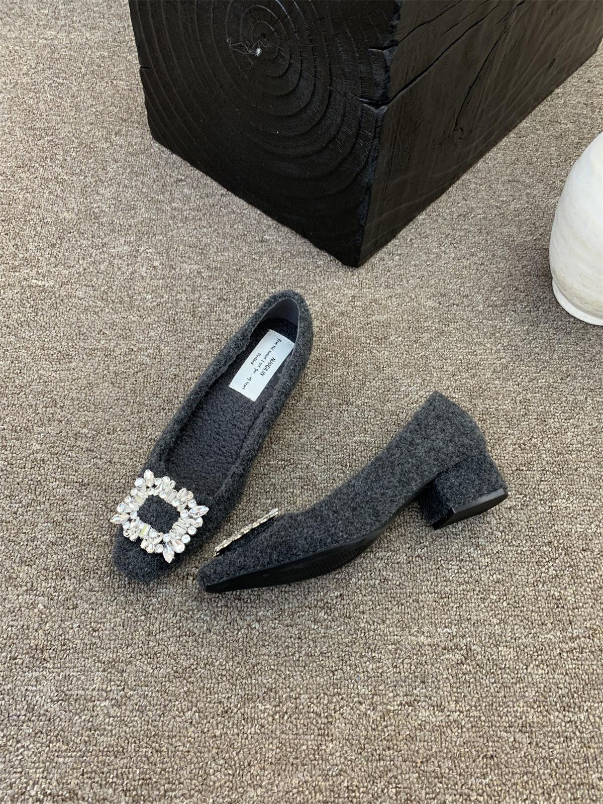 

Temperament velvet flat-soled single shoes shallow mouth 2024 warm new square buckle celebrity fashion rhinestone autumn and winter cotton shoes women 39 сірий колір