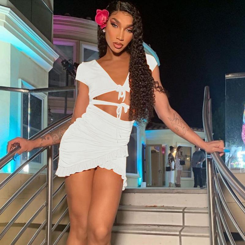 

Женское сексуальное платье с глубоким V-образным вырезом и открытой баской M белый