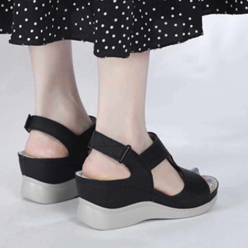2025 Spring And Summer New Fashionable Casual Wedge Beach Sandals Women's Shoes Hollow Comfortable Wedge Mother's Shoes Elegant