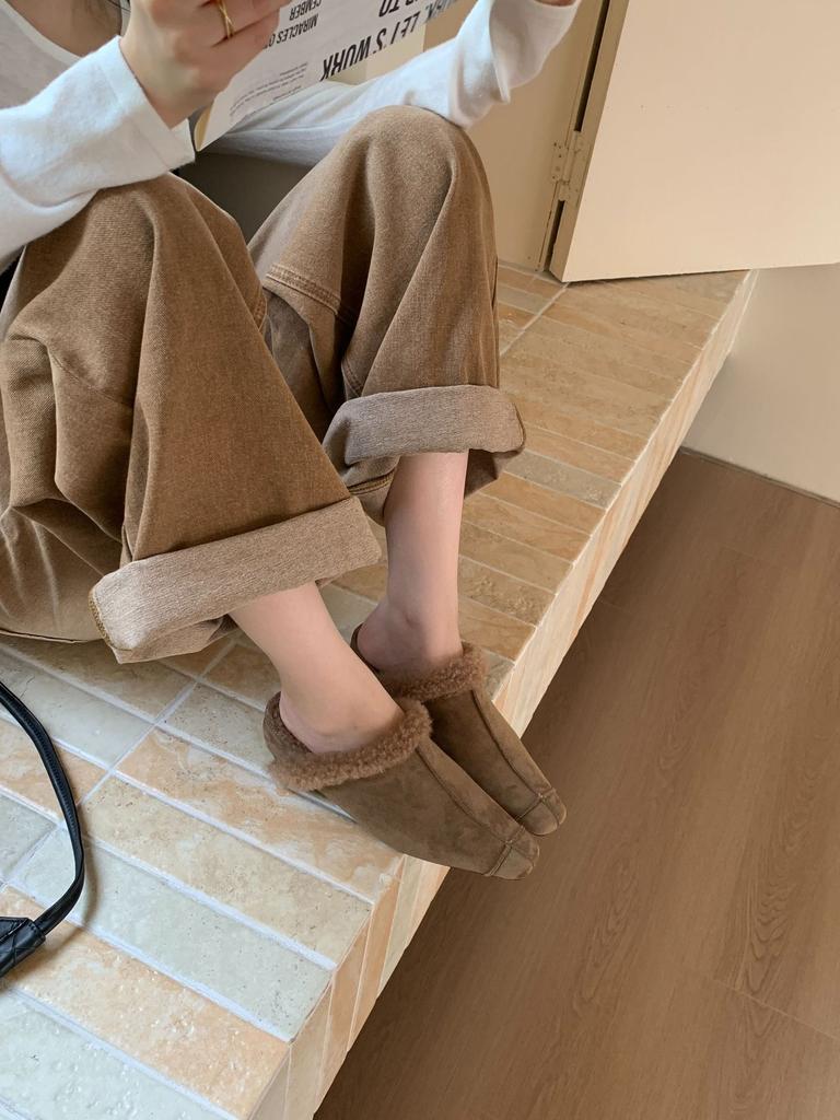 2025 fluffy splicing slippers women's wear small rhinestones design sense lamb wool method heel plush bag head half slippers