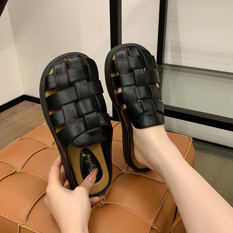 Baotou slippers women's high-end beach shoes summer 2025 new seaside woven with skirt cool slippers