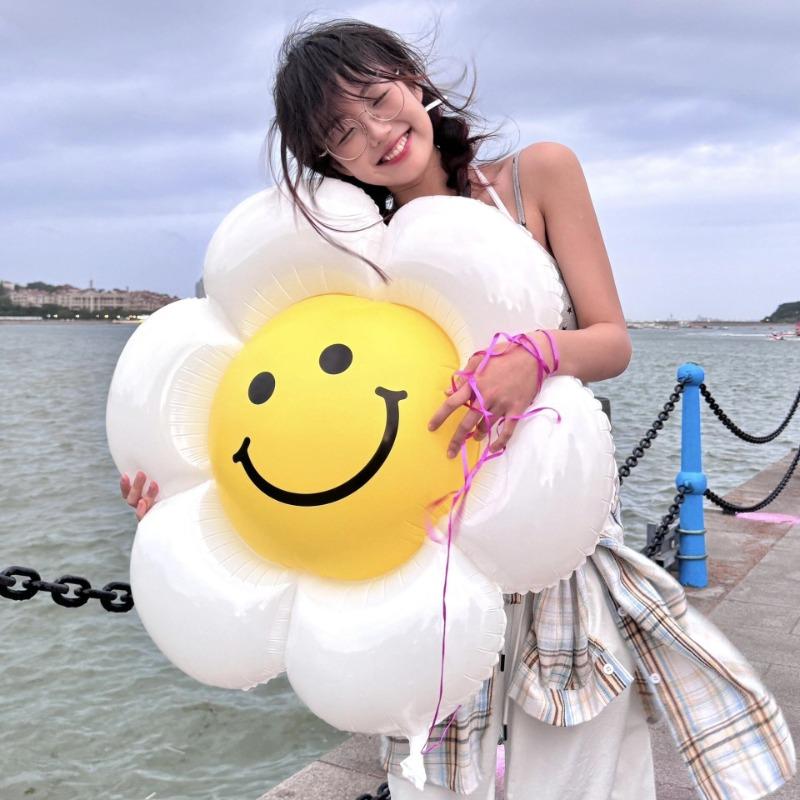 Large White Colorful Daisy Sunflower Aluminum Film Balloons for Outdoor Picnic, Wish Release and Photo Shooting Balloons
