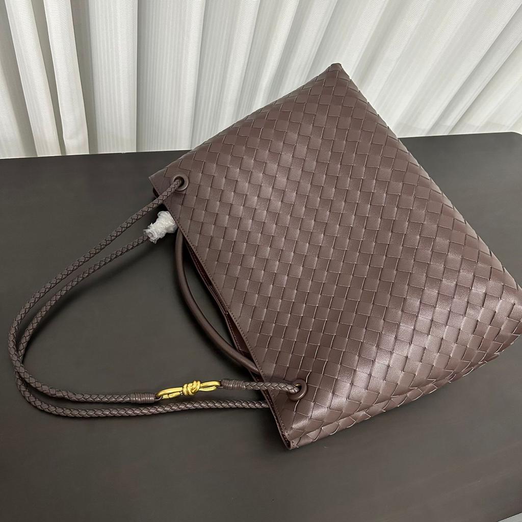 European and American fashion 2024 new woven bag large capacity versatile diamond cowhide tote bag casual shoulder handbag