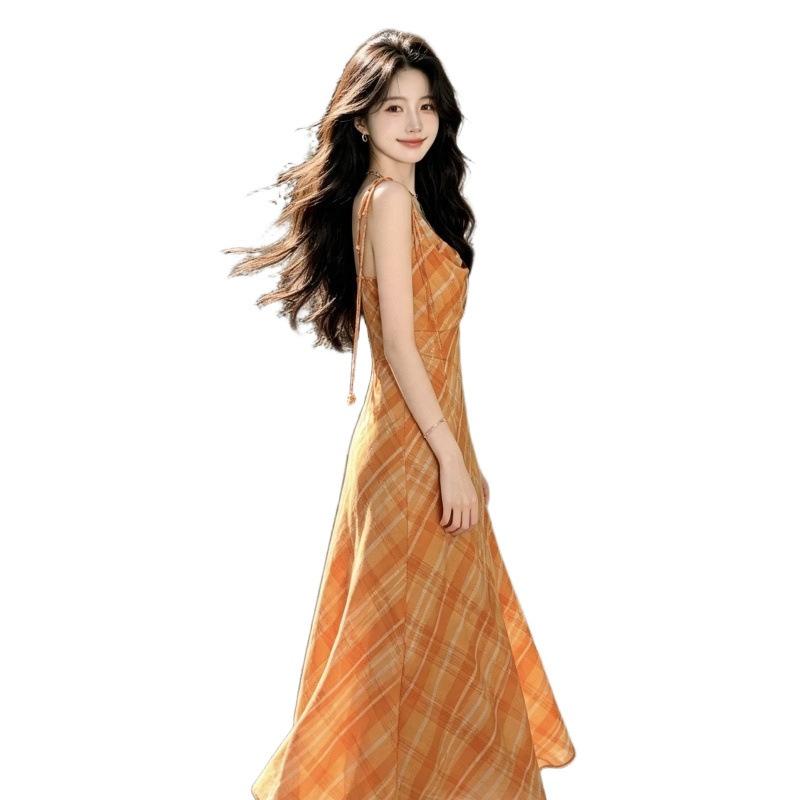 French Temperament Swinging Neck Plaid Dress Summer New Vacation Style Dating Waist Dress Women's Clothing