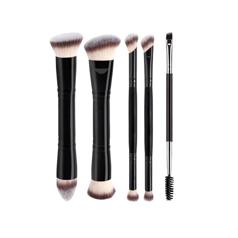 

Кисть с двумя концами для тональной основы, румян и контуринга с мягкой щетиной