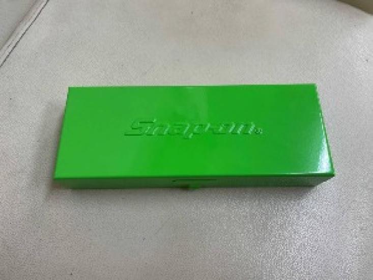 

Rare Snap-on metal tool caseTool box KRA206 UNUSED 8.27 x 3.15 x 1.57 inches