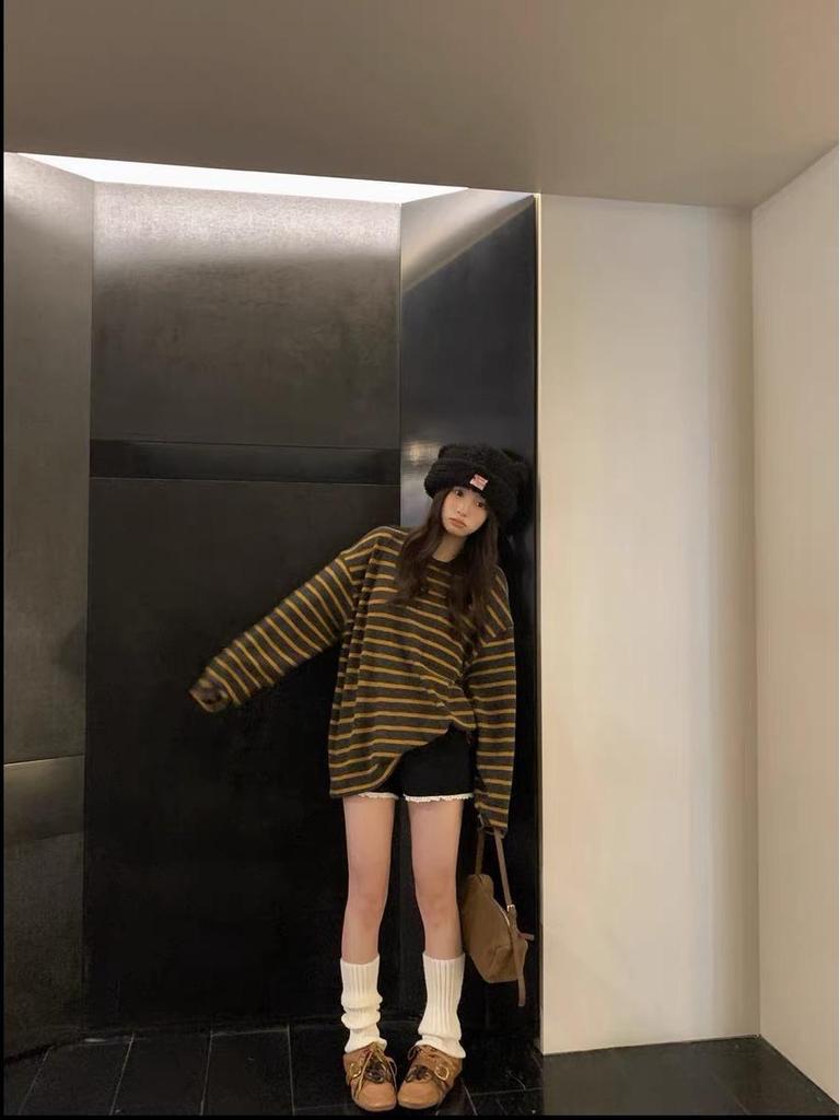 Women's Cozy Striped Round Neck Long Sleeve T-Shirt: Soft, Thick Brushed Fabric for Autumn/Winter Korean Style